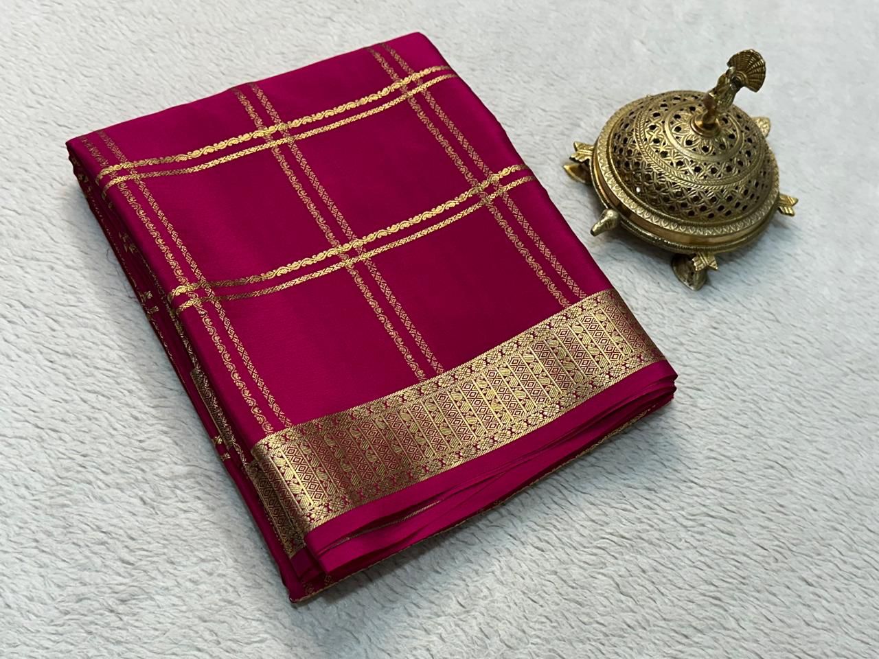 Celebrating Indian Heritage: Timeless Double Line Checks Sarees with Rich Borders and Regal Pallus