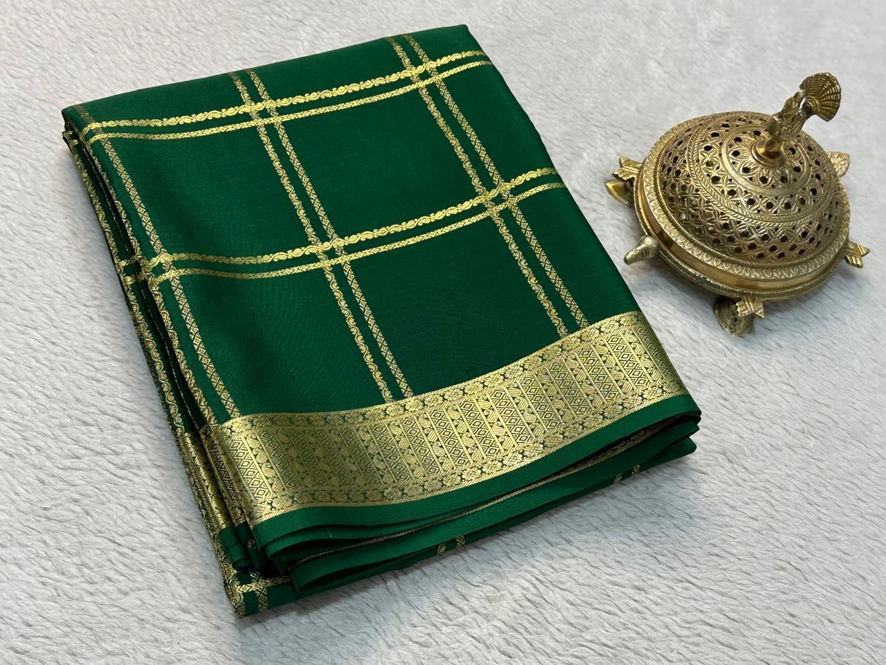 Classic Traditional Sarees: Exquisite Solid Hues with Grand Checks, Borders, and Pallus