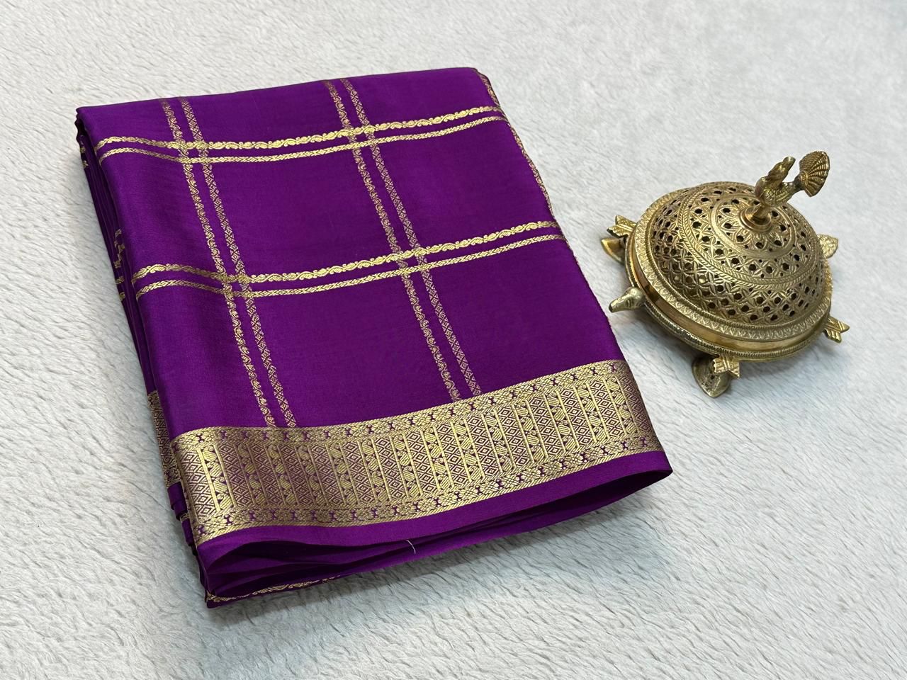 Celebrating Indian Heritage: Timeless Double Line Checks Sarees with Rich Borders and Regal Pallus