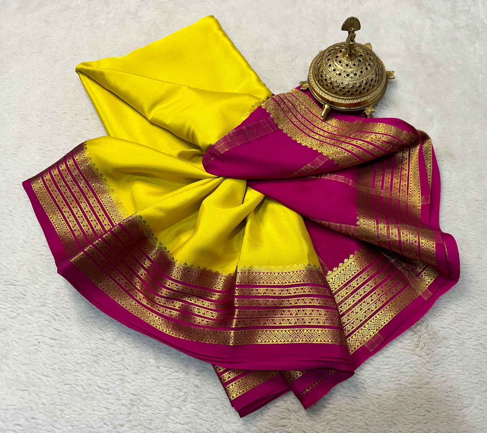 Sophisticated Heritage: Mysore Silk Saree in Bold Contrast Borders