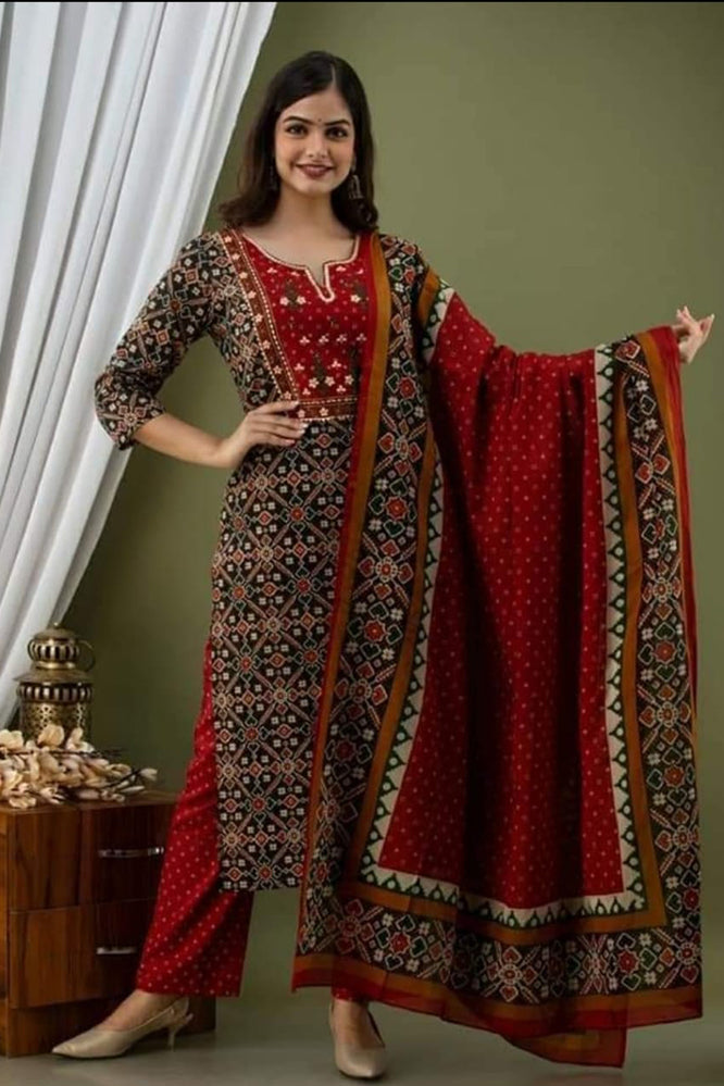 Floral Printed Zari Embroidered Kurta With Pants