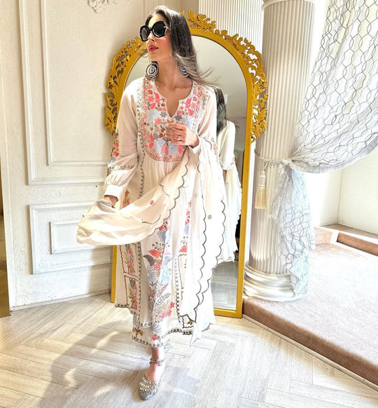 white kurat set for women