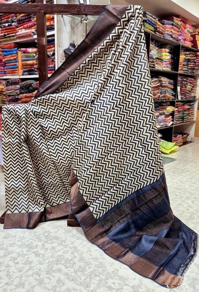 Tussar Handprint Sarees with Elegant Kanchi Pallu in Black