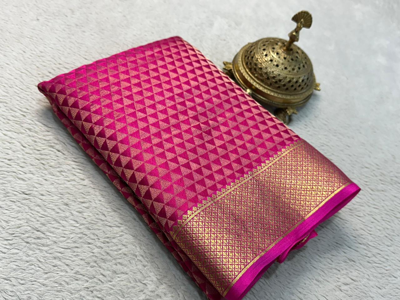 Celebrate Grace: Silk Brocade Saree with Majestic Zari Weaving and Rich Pallu
