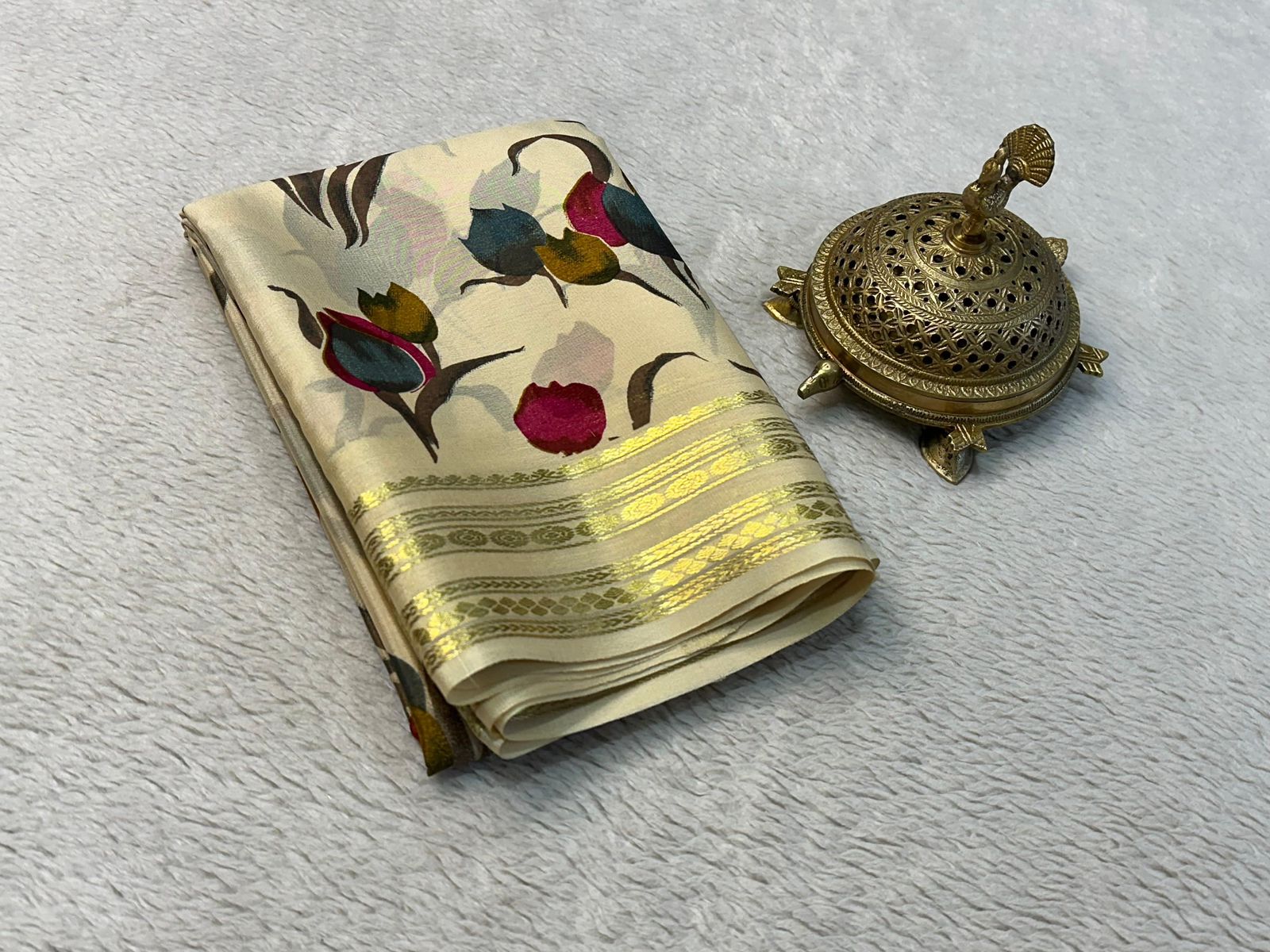 Premium Beautiful Floral Print Mysore Silk Sarees with Plain Blouse for Weddings & Festive Wear