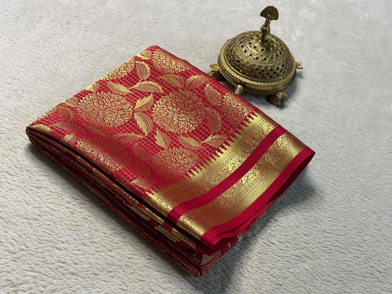 Luxurious Bridal Silk Brocade Saree: Gold & Silver Zari with Rich Floral Checks and Opulent Pallu