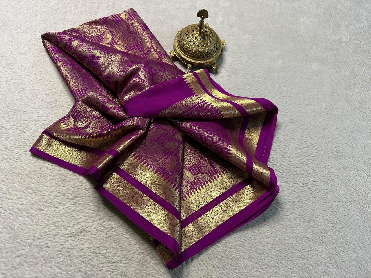 Luxurious Bridal Silk Brocade Saree: Gold & Silver Zari with Rich Floral Checks and Opulent Pallu