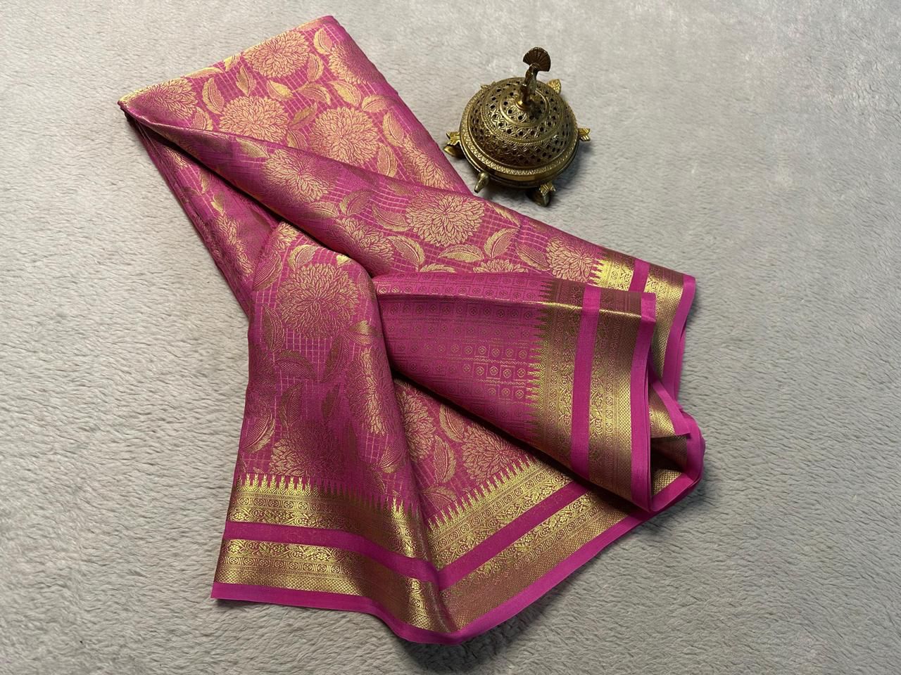 Luxurious Bridal Silk Brocade Saree: Gold & Silver Zari with Rich Floral Checks and Opulent Pallu
