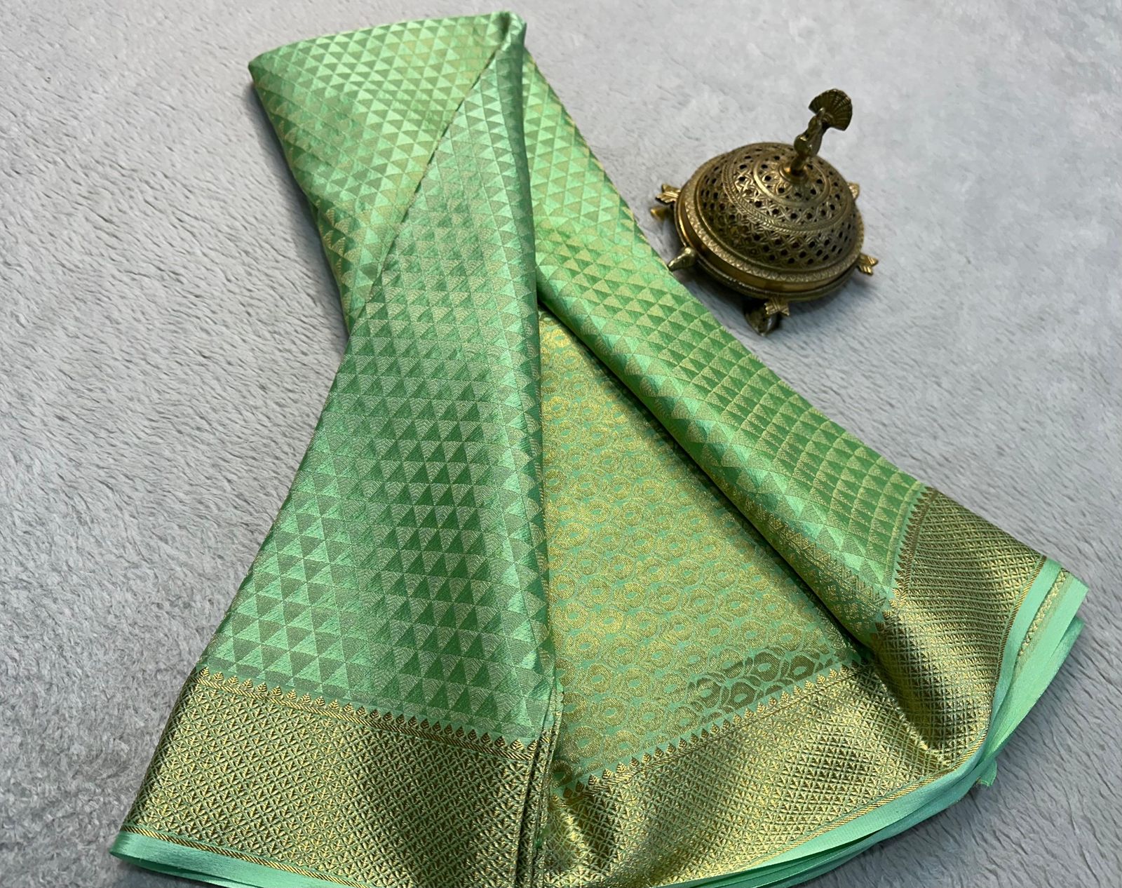 Exquisite Silk Brocade Saree: Gold & Silver Zari Weaving with Diamond Box Design and Rich Pallu