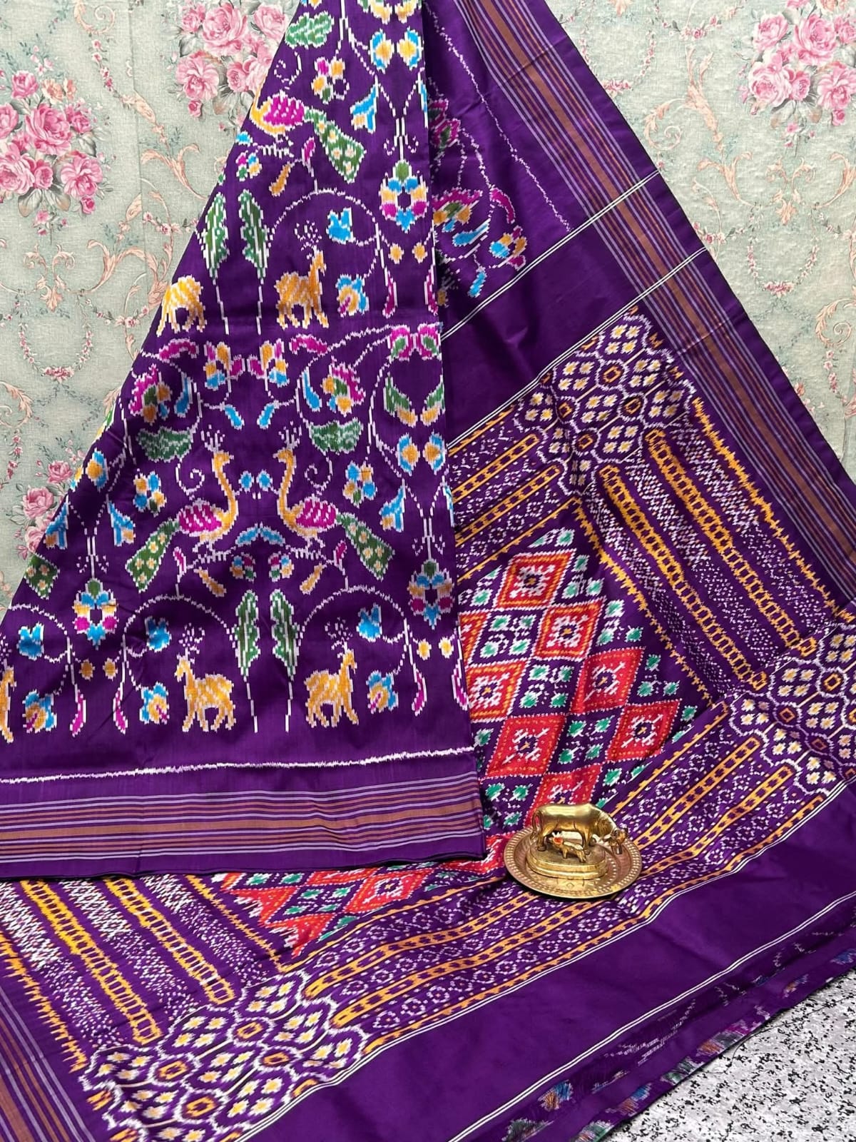 Ikkat Silk Saree for Women Lightweight Soft Silk with Contrast Blouse