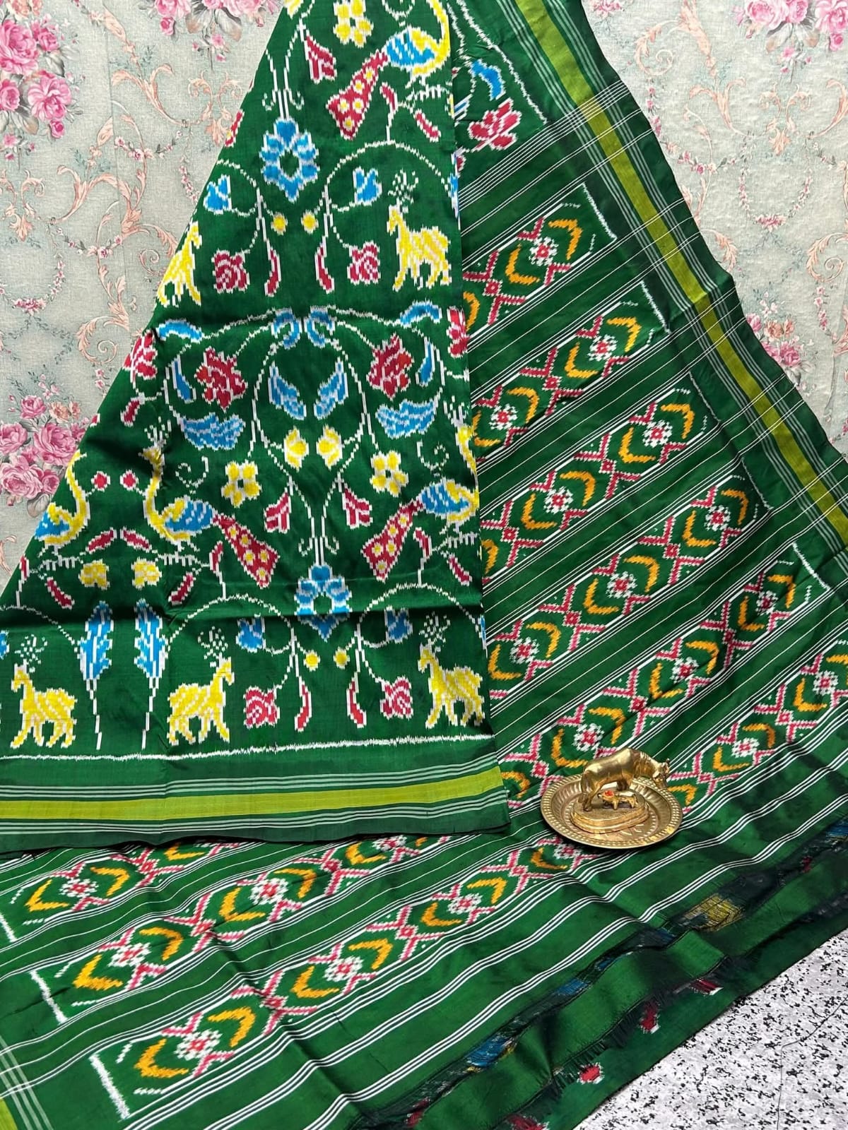 Traditional Ikkat Green Patola Handloom Soft Silk Saree
