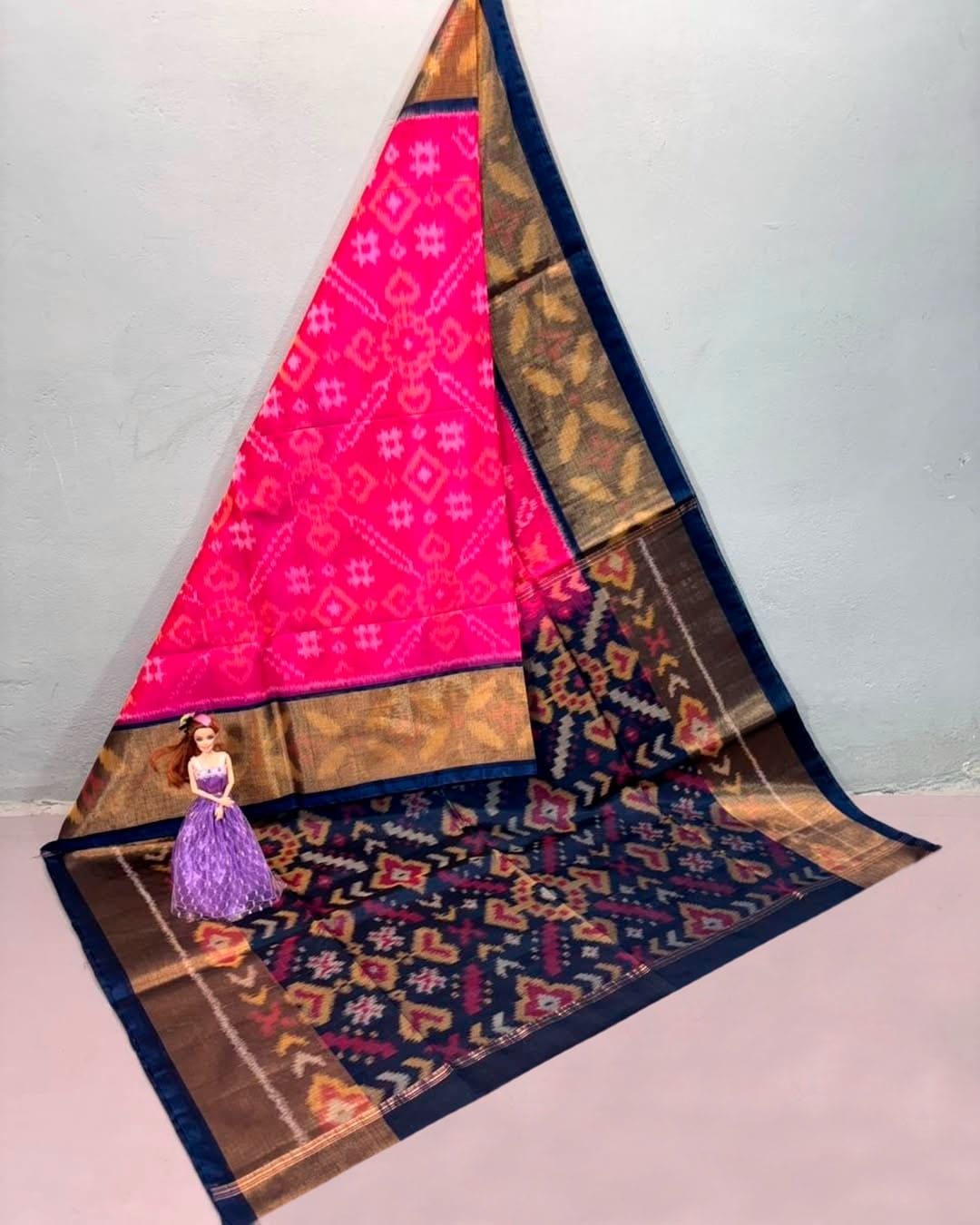 Pnk and Blue Pure Ikkat Silk Cotton Saree With Blouse