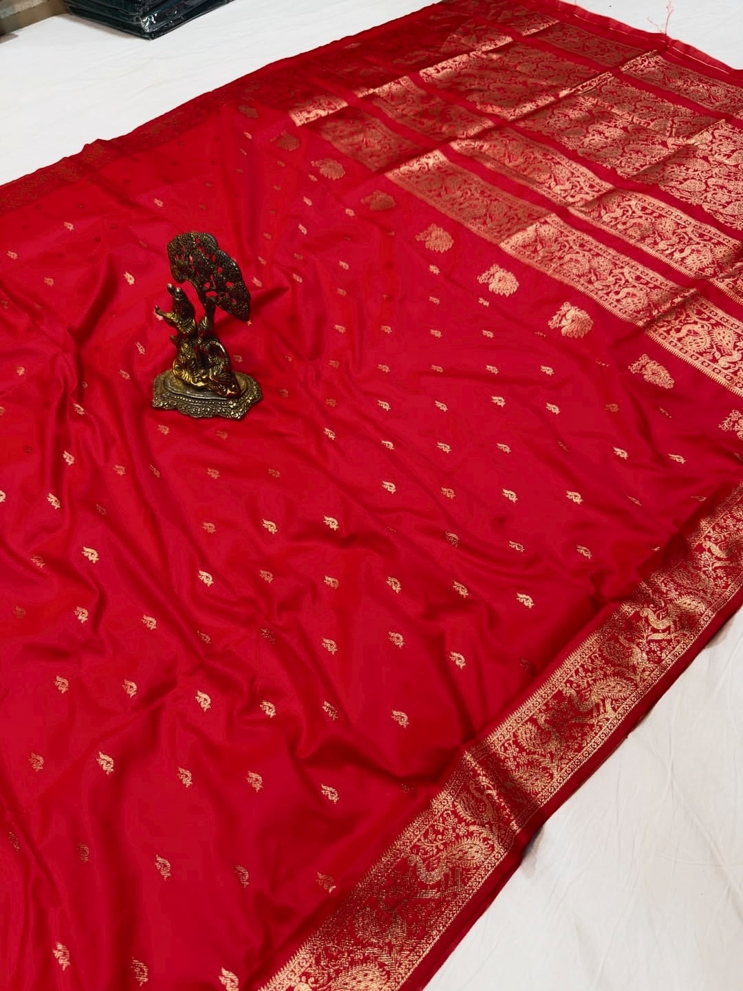 Red Kanjivaram Soft Silk Saree for Women Rich Zari Weaving Wedding & Festive Wear