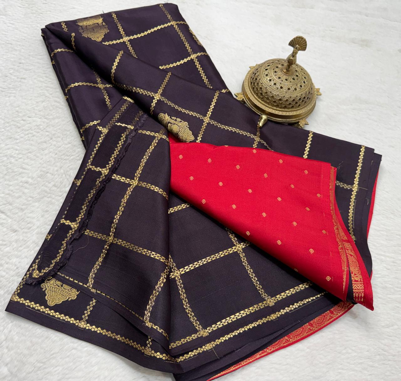 Classic Ethnic Brown Red Saree with Traditional Golden Weaving