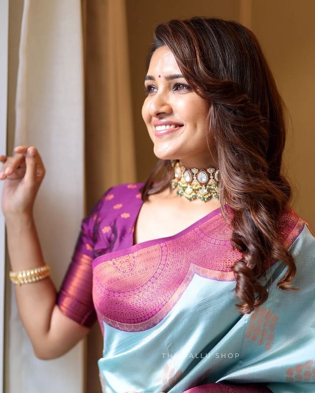 beautiful soft silk saree for women