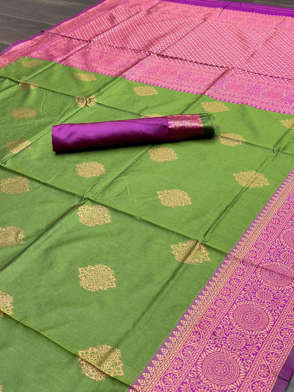 Pure Soft Silk Banarasi Saree: Timeless Beauty of Kawda Technique