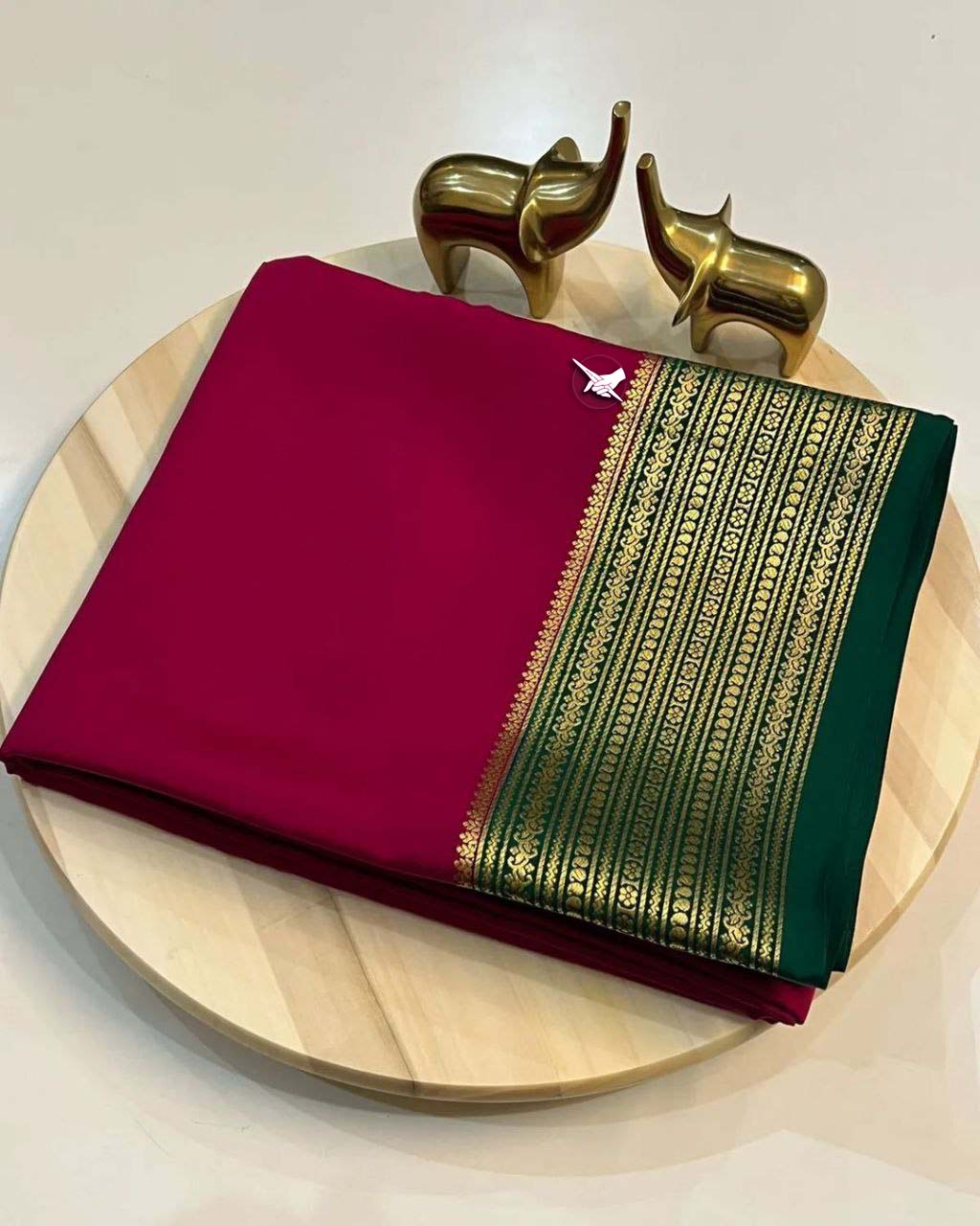 Exclusive Zari Border Red nd Green Colour Plain Mysore Silk Saree