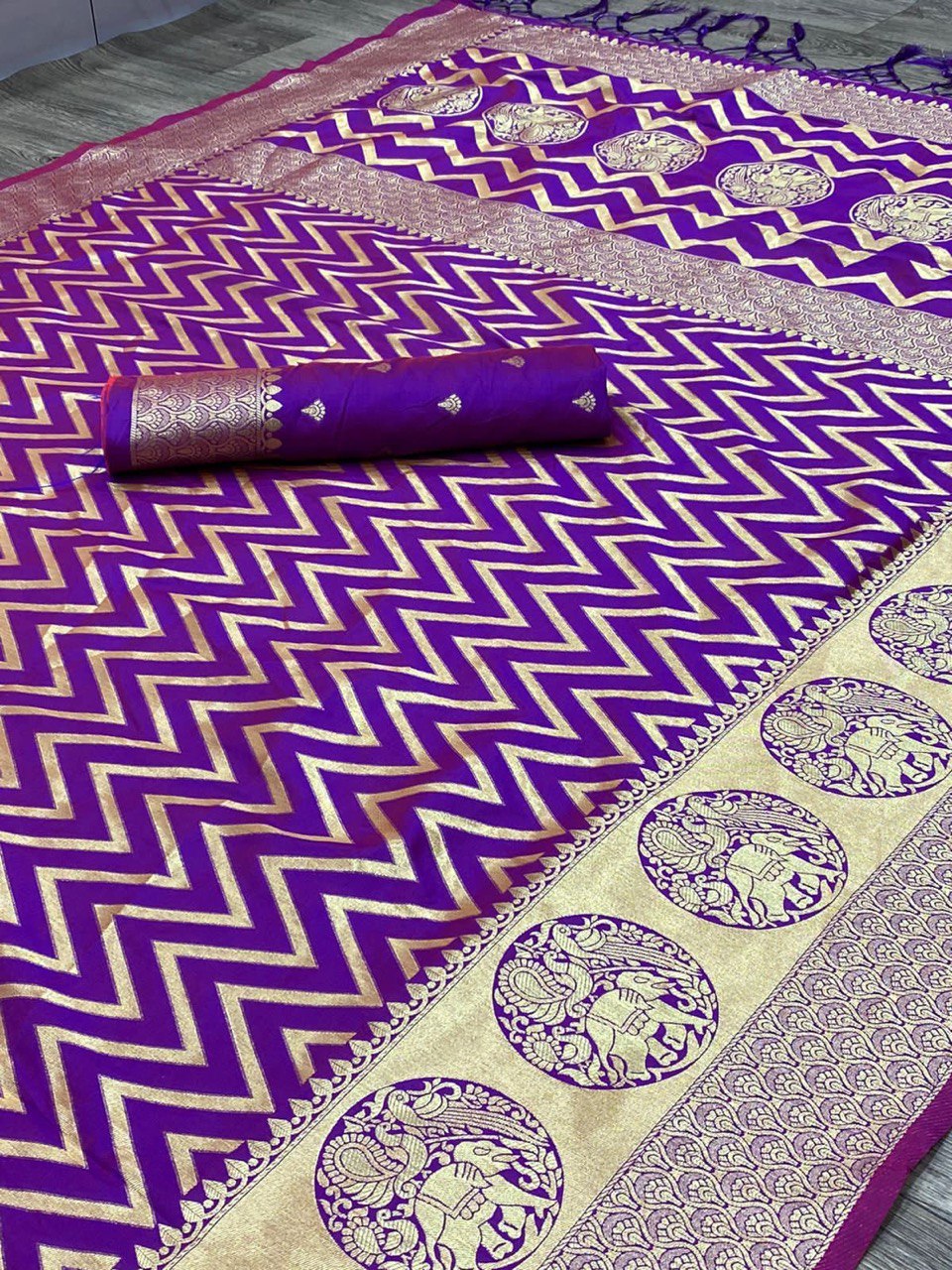 Vivid Lavender Pure Zari Copper Weaving Soft Silk Saree