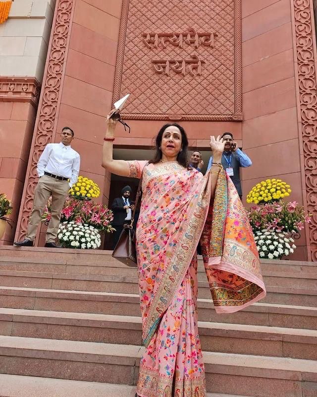 hema malini beautiful silk saree