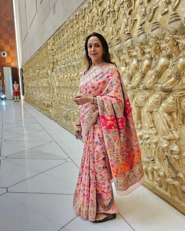 hema malini bollywood attractive kashmiri pure zari saree