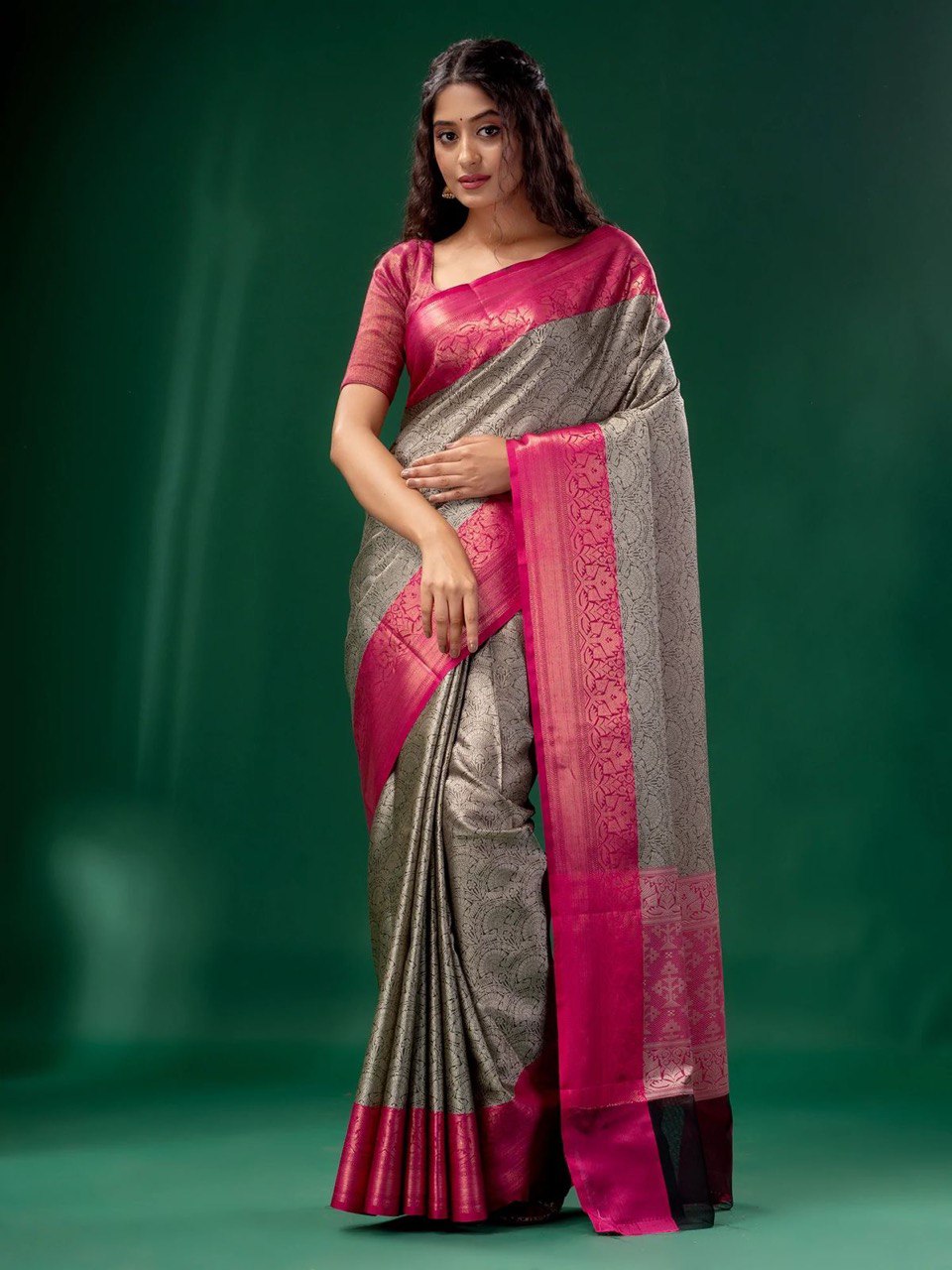 Elegant Grey Mashtani Weaving Silk Banarasi Saree, a Classic Choice for Any Occasion
