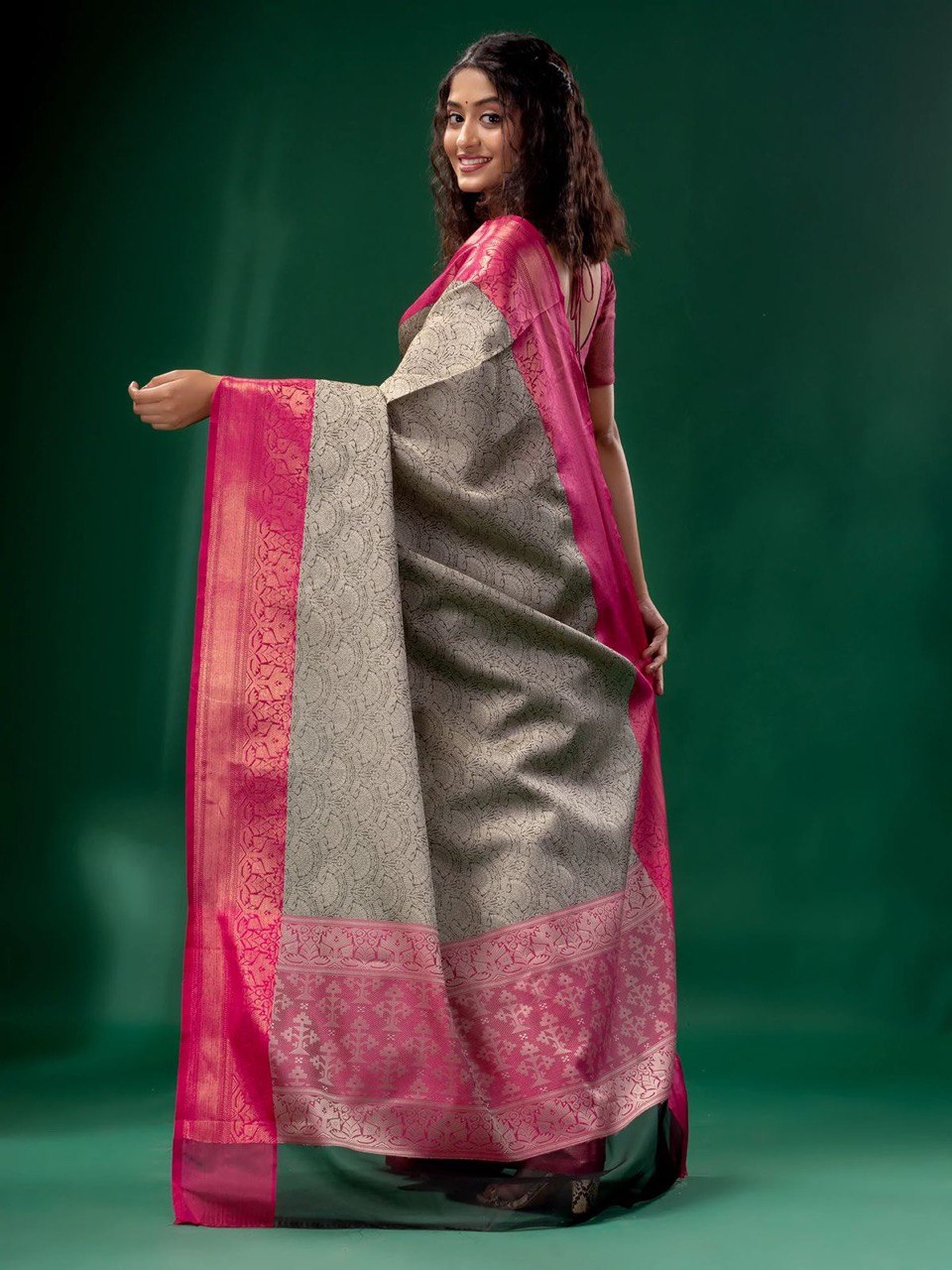 Timeless Grey Silk Banarasi Saree, Perfect for Elevating Your Ethnic Wardrobe