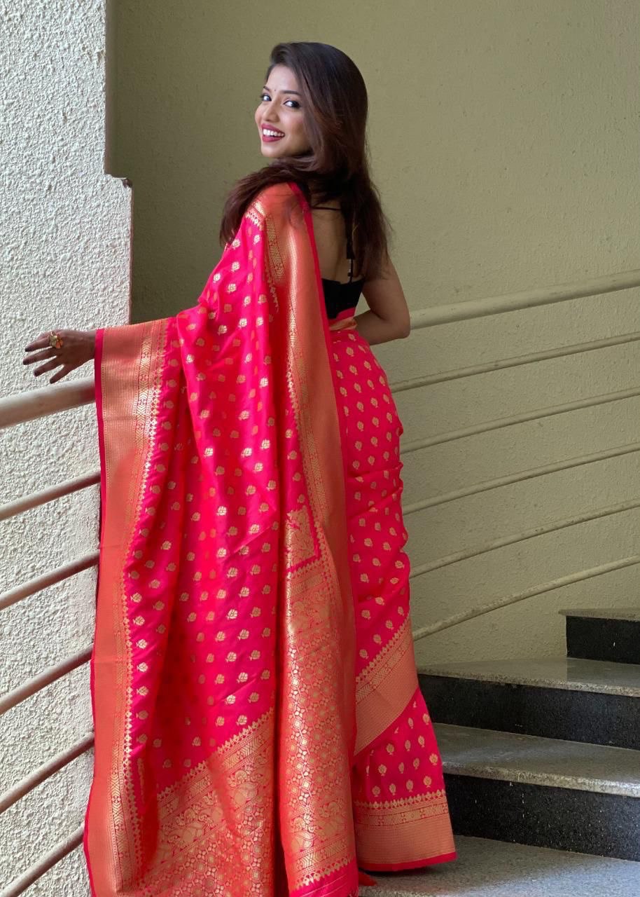 Elegant Pink Banarasi Silk Saree with Rich Zari Work