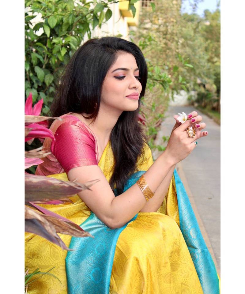 Elegant Yellow Banarasi Soft Silk Saree for Weddings
