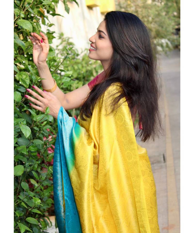 Traditional Wedding Wear Yellow Banarasi Silk Saree