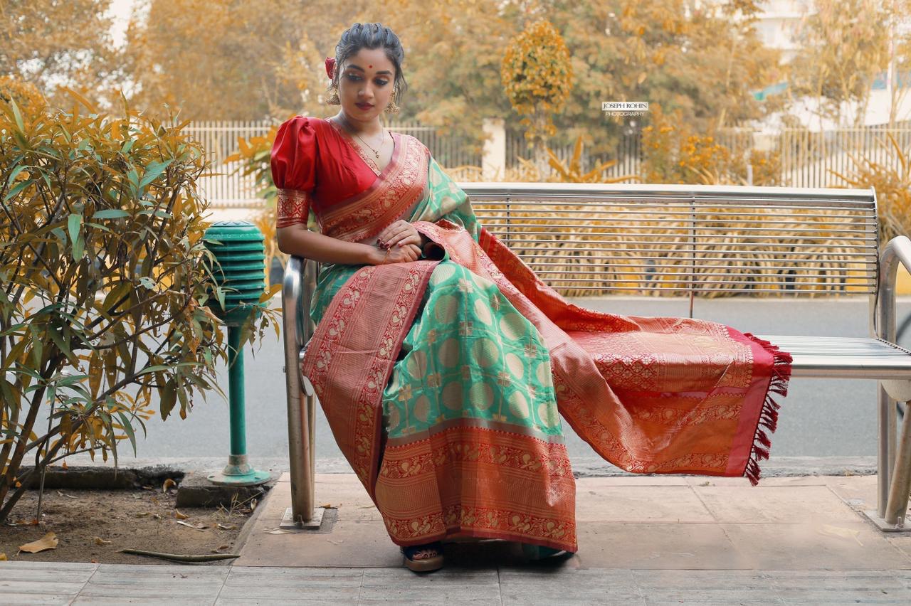 Exquisite Green & Red Banarasi Silk Saree, Enhancing Your Wedding Ensemble