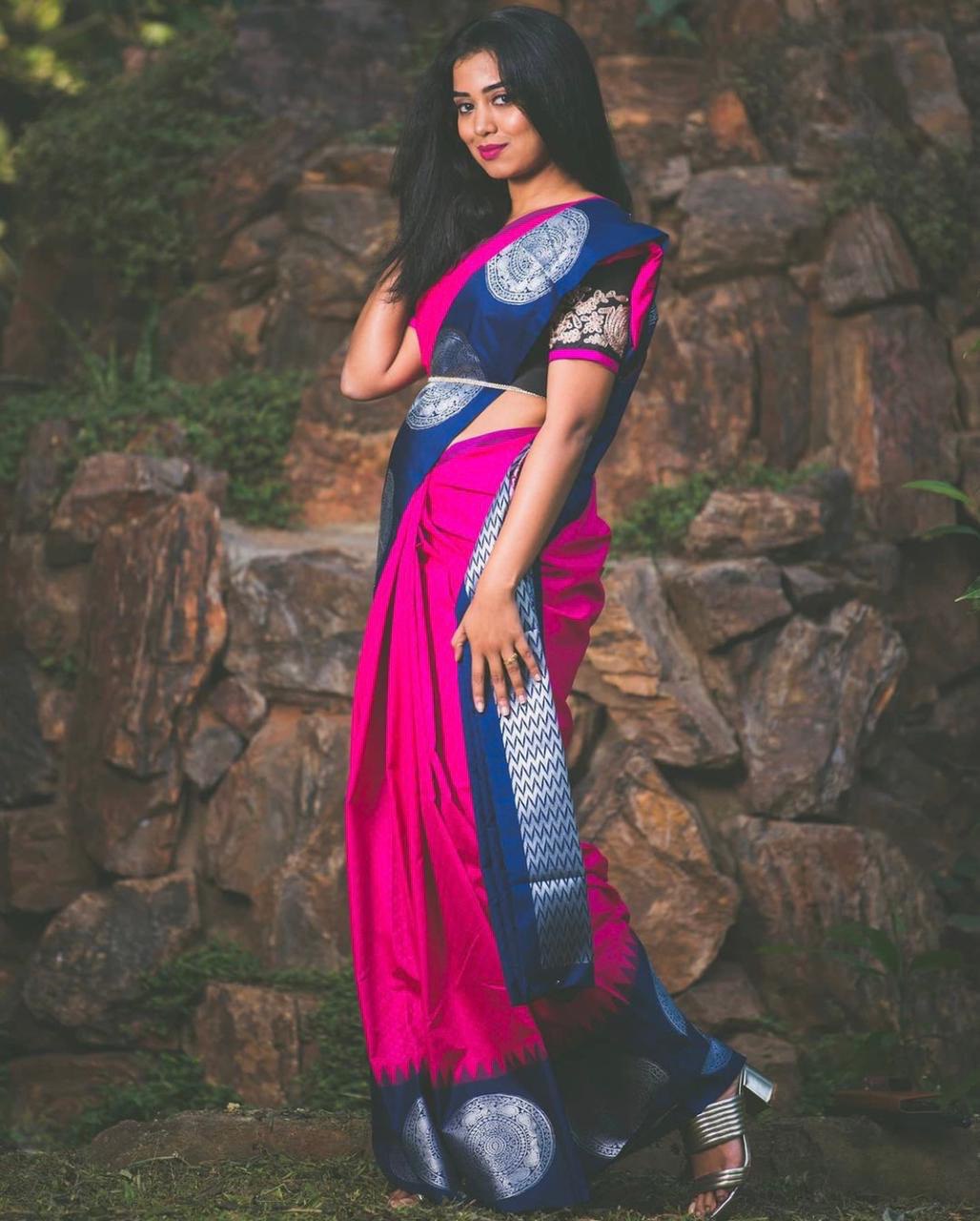 Pink Zari Woven Kanjivaram Pure Art Silk Saree: Elegance Personified