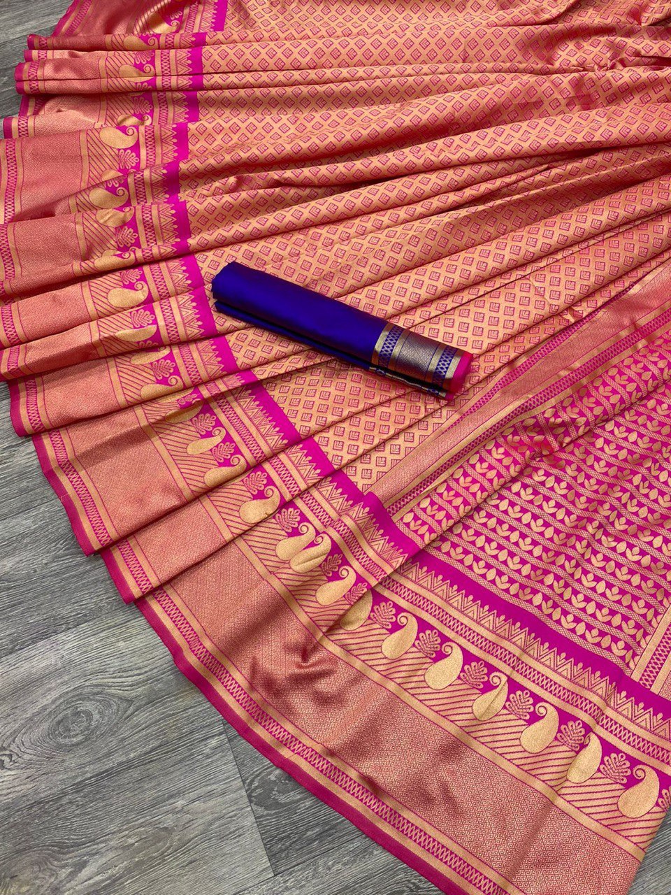 kanchipuram saree for womens