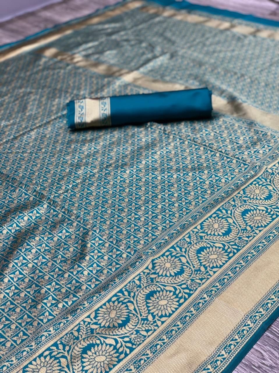 bridel wedding saree in jacquard