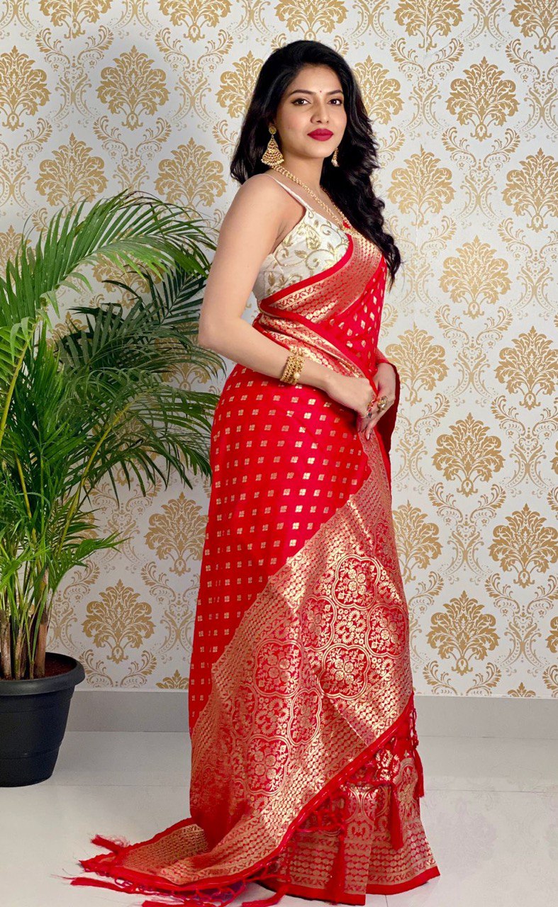 heavy golden zari woven kanjivaram pure art silk saree