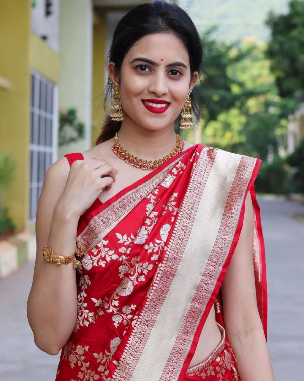 red jacquard saree for women