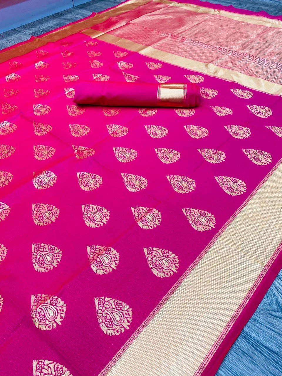 Baby Pink Zari Woven Kanjivaram Soft Silk Saree