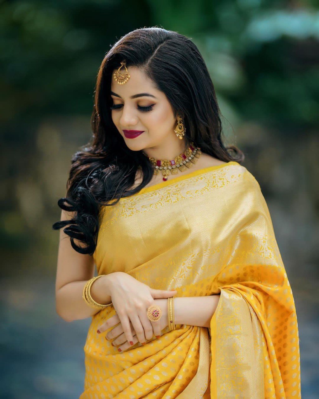 jacquard saree with beautiful tassels