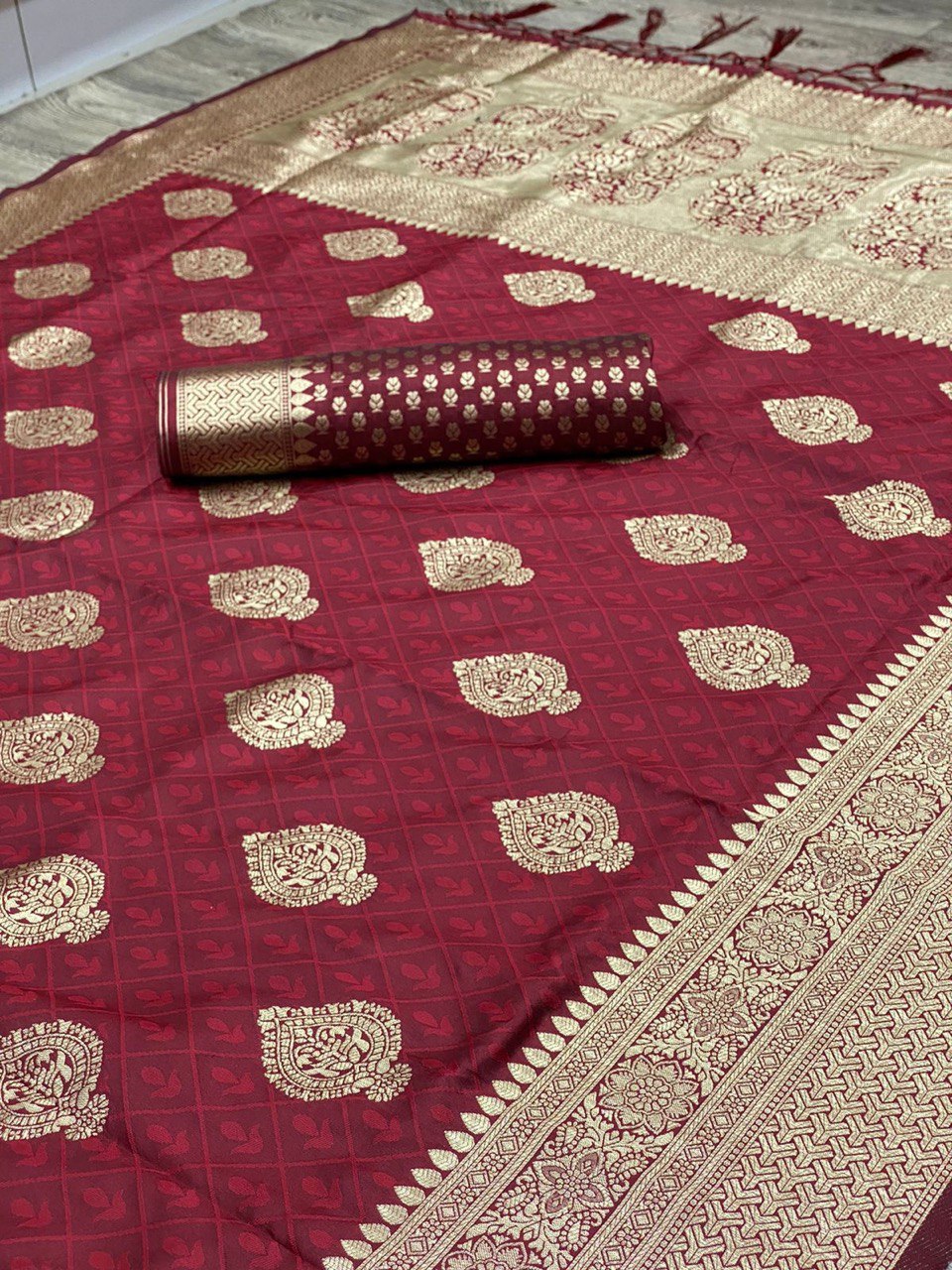 kanjivaram jacquard saree for women