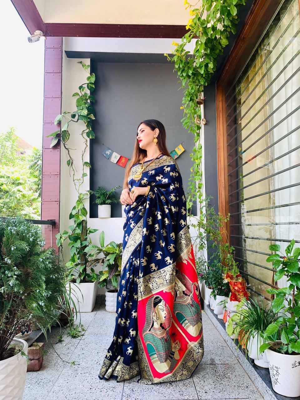 Chic Dark Blue Printed Banarasi Art Silk Saree, a Fusion of Style and Tradition