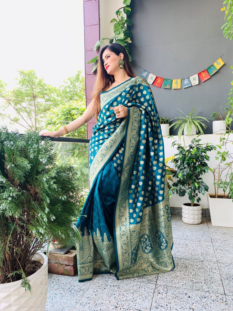 Opulent Beauty: Multicolor Temple Border Banarasi Pure Silk Saree, Embellished with Exquisite Details and Vivid Hues for a Luxurious Look