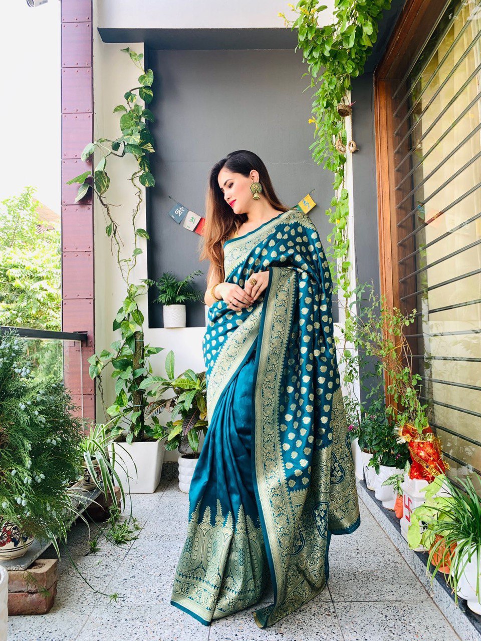 Vibrant Tradition: Multicolor Temple Border Banarasi Pure Silk Saree, Celebrating Rich Cultural Heritage with Intricate Designs