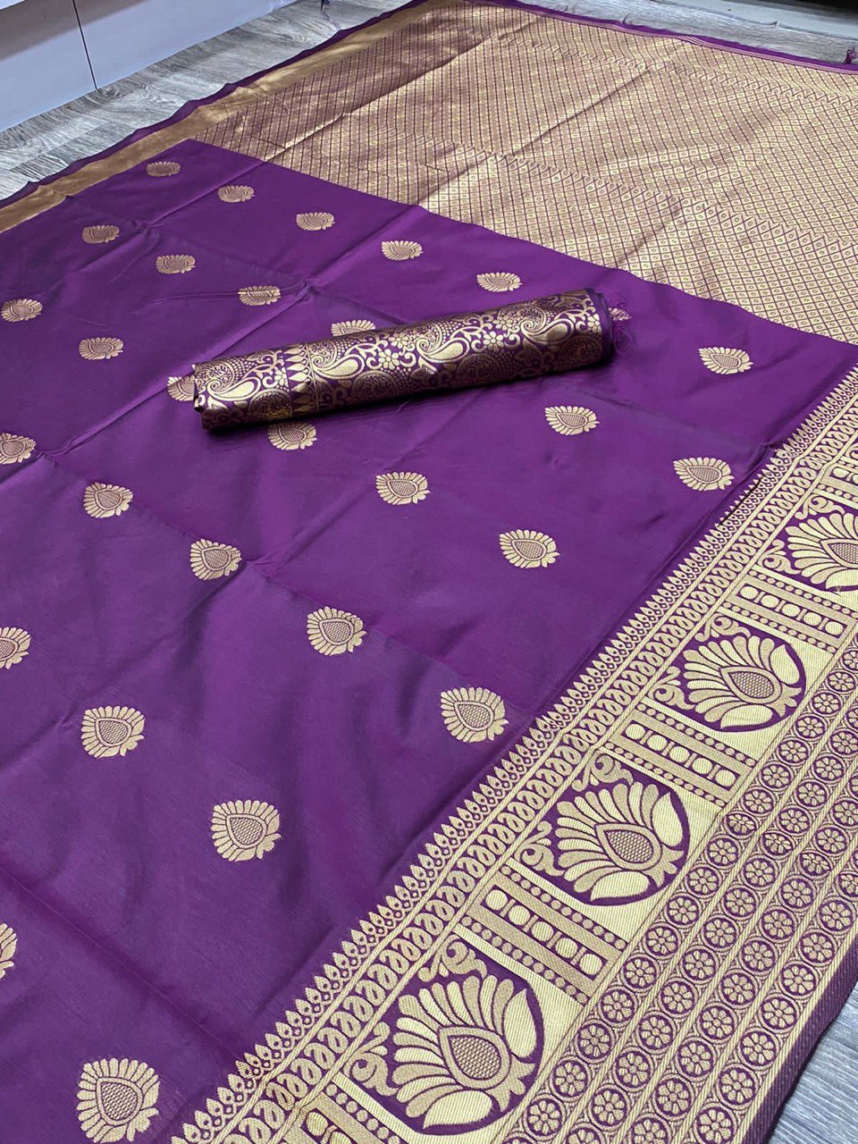 Elegant Purple Jacquard Art Silk Kanjivaram Saree