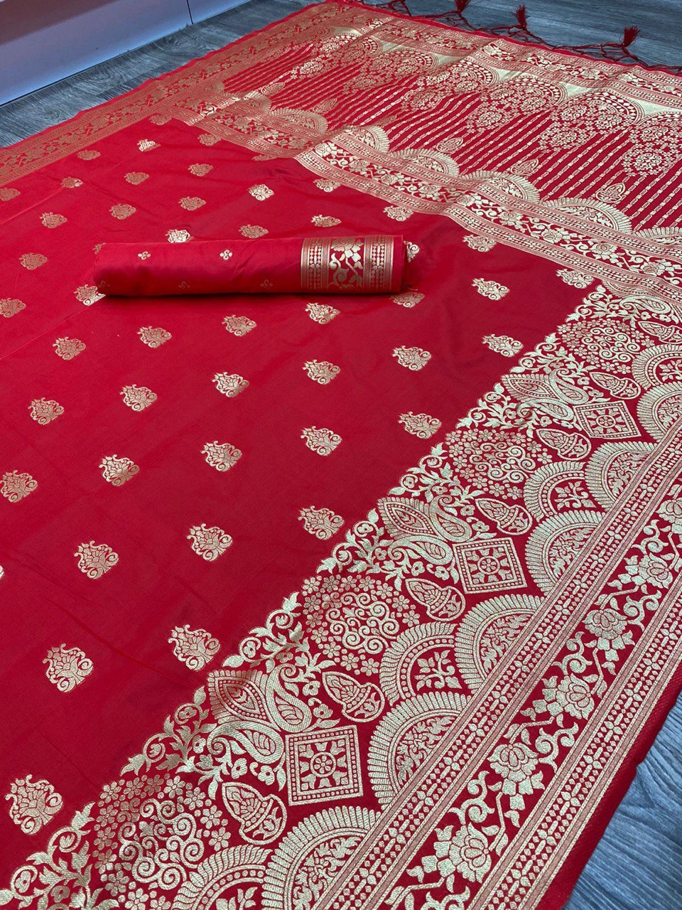red kanjivaram jacquard saree for wedding