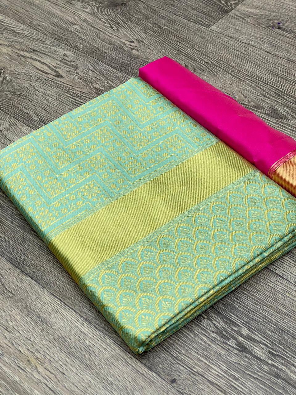 Light Green Banarasi Saree with Jacquard Cotton Weaving, Offering a Blend of Comfort and Sophistication