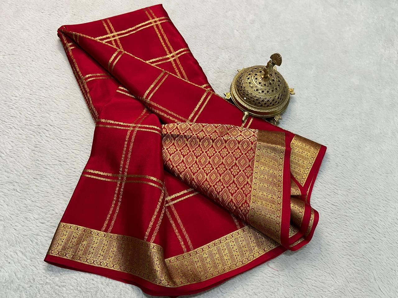 Celebrating Indian Heritage: Timeless Double Line Checks Sarees with Rich Borders and Regal Pallus
