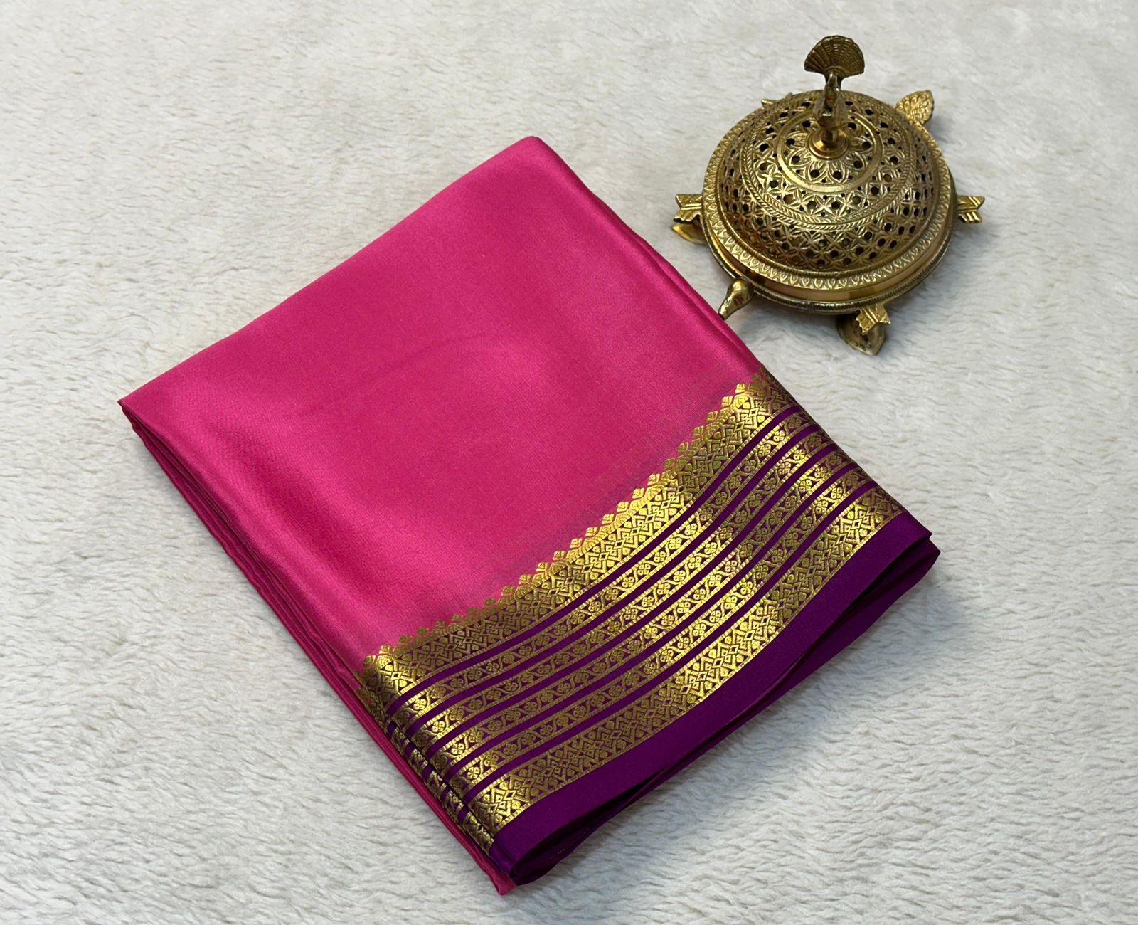 Silken Marvel: Pure Mysore Saree with Elegant Zari Contrasts