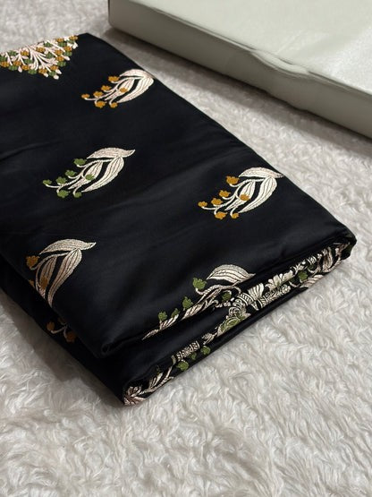 Premium Mashru Satin Silk Banarasi Saree with Scalloped Border & Rupa Sona Motifs for Weddings & Festive Wear