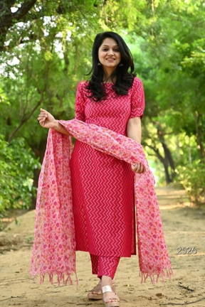 pink kurti with pyjama and dupatta set