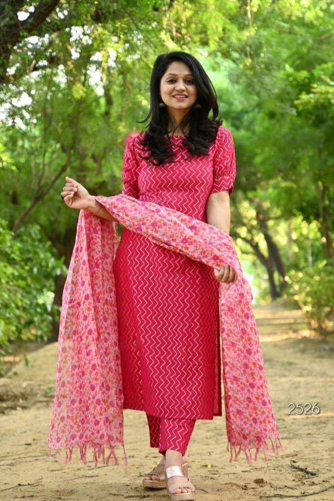 pink kurti with pyjama and dupatta set