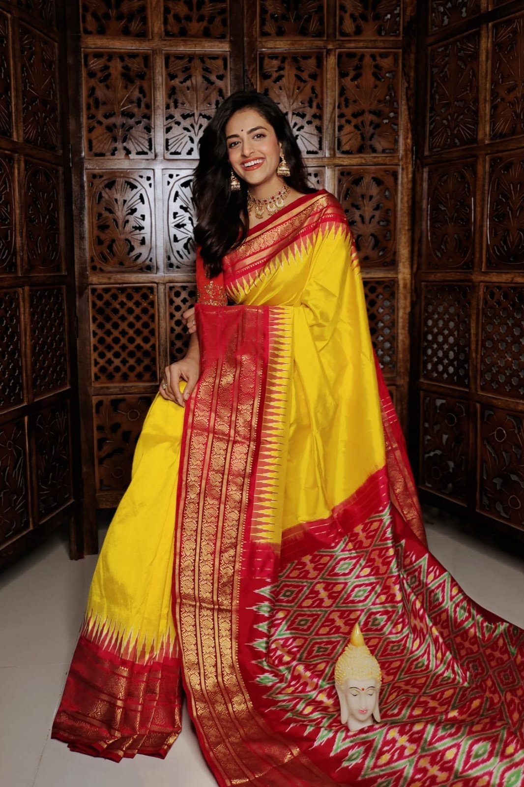 Yellow Ikkat Printed Handloom Soft Silk Saree